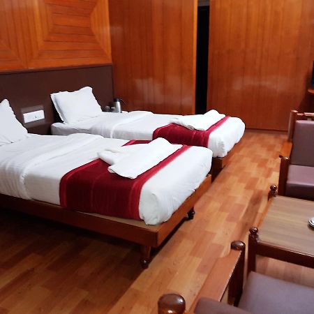 Hotel Sivaranjani Ироду Экстерьер фото