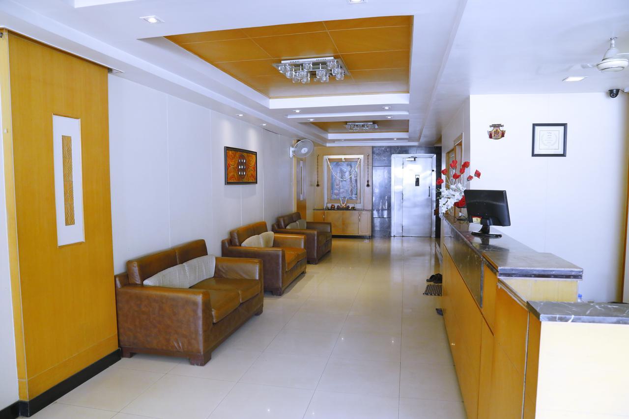 Hotel Sivaranjani Ироду Экстерьер фото