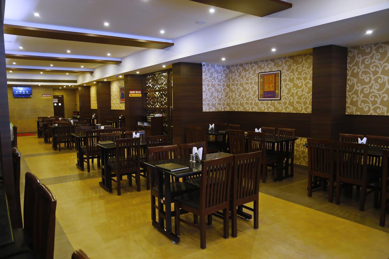 Hotel Sivaranjani Ироду Экстерьер фото