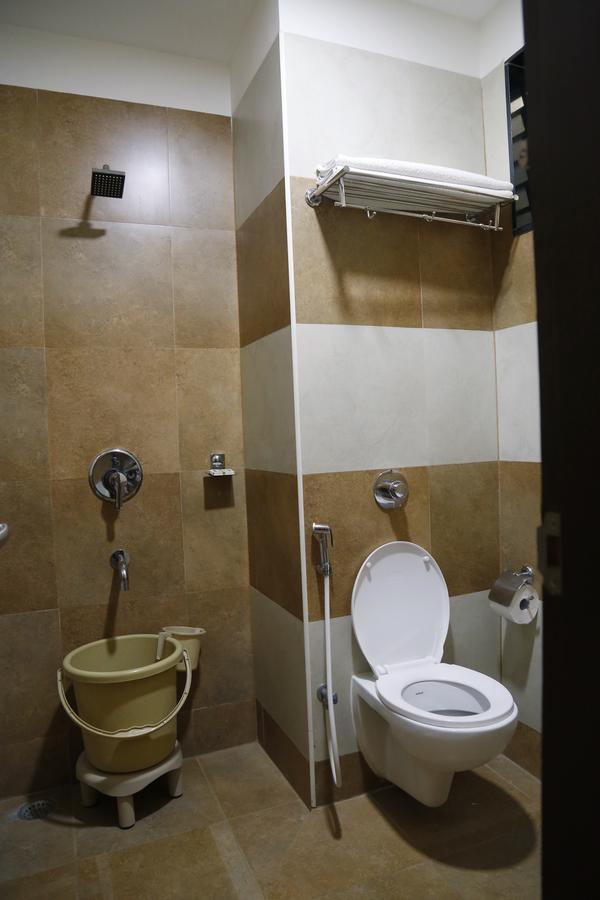 Hotel Sivaranjani Ироду Экстерьер фото