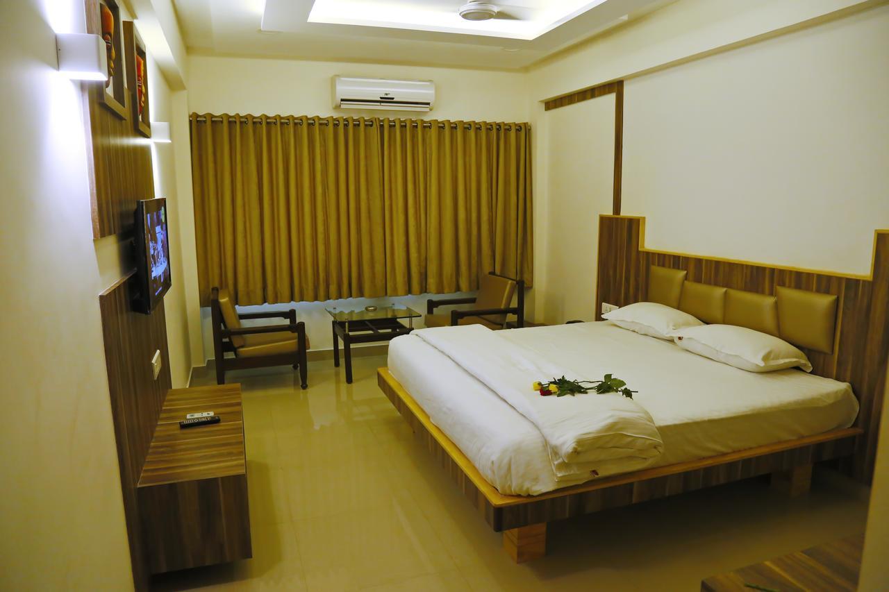 Hotel Sivaranjani Ироду Экстерьер фото