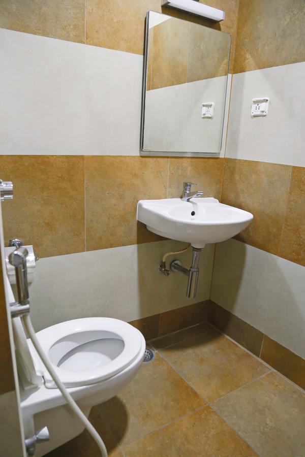 Hotel Sivaranjani Ироду Экстерьер фото