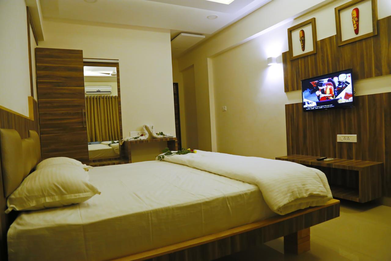 Hotel Sivaranjani Ироду Экстерьер фото