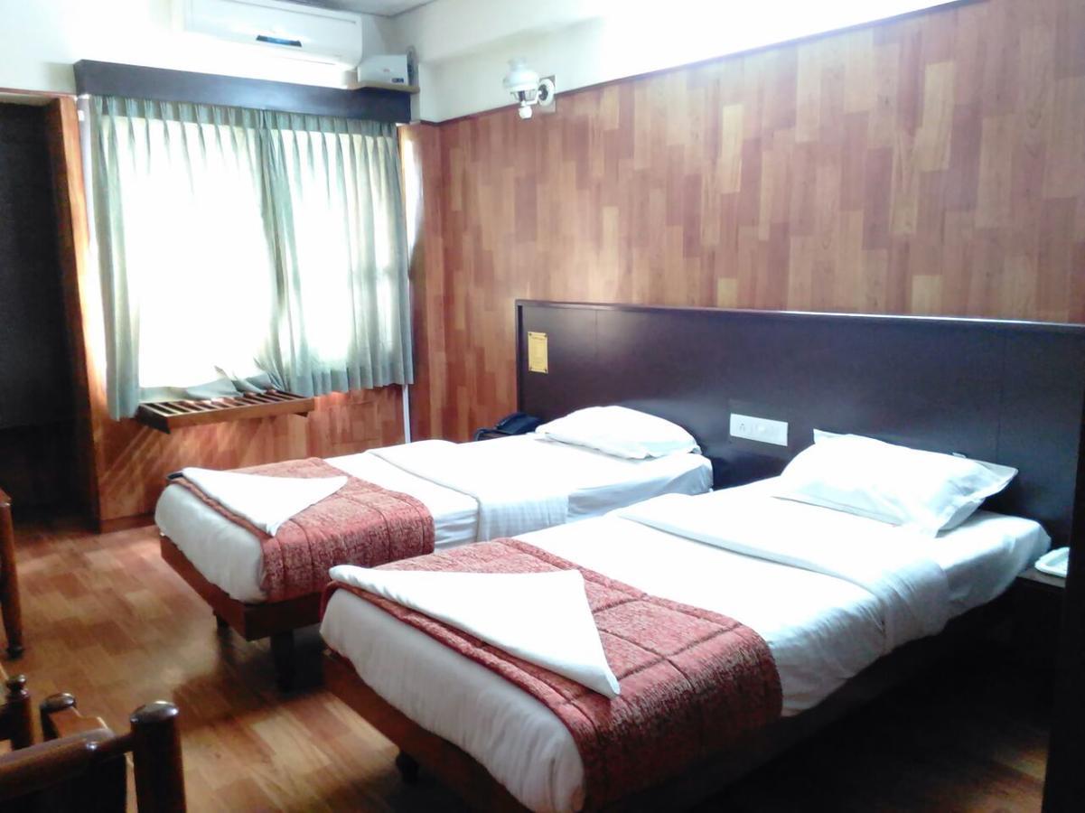 Hotel Sivaranjani Ироду Экстерьер фото
